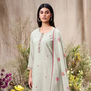 Premium Cotton Mul Jacquard Salwar Kameez Collection Catálogo completo disponible Tarifa al por mayor Ropa de fiesta Ropa India pakistaní - Product Image 1