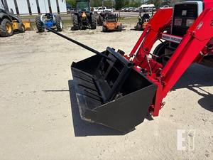 Tractor Agrícola MASSEY FERGUSON 383 con Motor de 60HP, Bomba de Engranajes y Rodamientos - Product Image 3