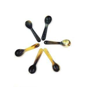 Cuchara de Cuerno de Búfalo Natural, Hecha a Mano y Pulida, Perfecta para Servir Especias, Condimentos o como Decoración de Mesa, Alta Calidad - Product Image 4