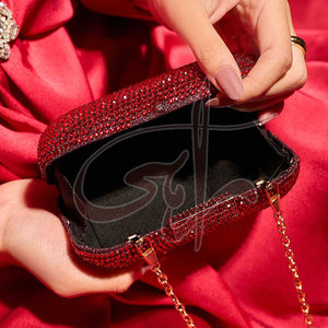 Pochette pour femme de forme rectangulaire, de haute qualité, avec des coins arrondis doux, ornée de strass scintillants effet perle, portable et tendance - Product Image 2