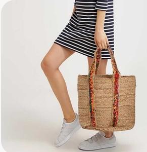 Sac à main à deux bretelles de style moderne, en jute chindi, élégant, écologique, à fermeture ouverte, avec décoration rayée, pour femmes, usage décontracté - Product Image 3