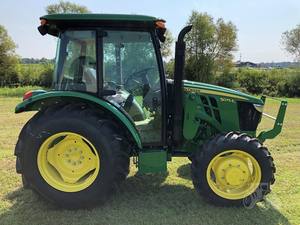 2025 Johnn Deere 5075E Mini Tractor con motor diésel 4WD 4x4 Tipo de accionamiento Potencia nominal 60-120HP - Product Image 4