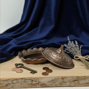 กล่องใส่ขนมรูปวงรีขนาดเล็กสไตล์วินเทจ ทำจากเหล็กหล่อ แบบเปิดฝา - Product Image 1