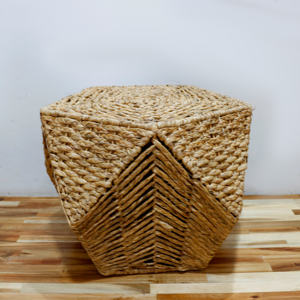 Repose-pieds tissé en jonc de mer rustique Artex Dong Thap pour pouf et affichage décoratif - Product Image 1