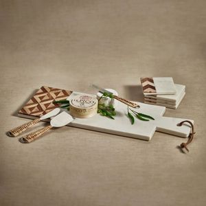 Tabla decorativa de mármol y madera apta para alimentos para queso y aperitivos con diseño resistente perfecto para uso diario en la cocina - Product Image 3