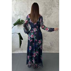 Robe en mousseline de soie bleu marine à motifs floraux - Bleu marine - Product Image 5