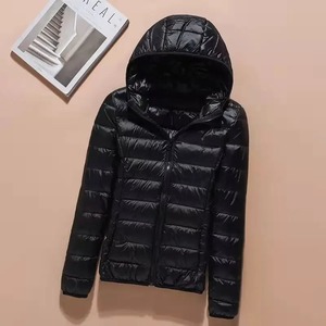 Otoño/invierno nueva chaqueta de mujer ligera sin costuras acolchada de algodón recortada con capucha estilo de moda - Product Image 2