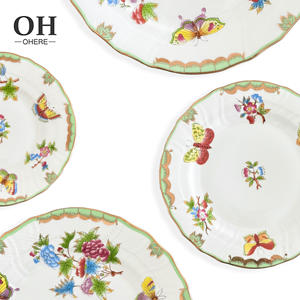 <span class=keywords><strong>Service</strong></span> <span class=keywords><strong>de</strong></span> <span class=keywords><strong>table</strong></span> en porcelaine fine <span class=keywords><strong>de</strong></span> luxe vert or, motif papillon, location pour mariage et événements, assiettes en céramique à bord doré - Product Image 6