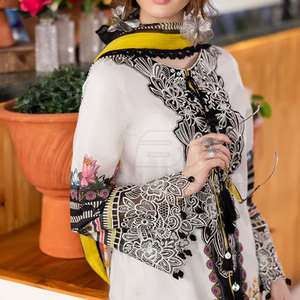 Traditional Embroidered Ladies Suit Customizable OEM Service Stylish Embroidered Women Suit - Product Image 2