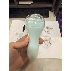 Quitapelusas Recargable, Afeitadora Eléctrica de Tela para Ropa y Sofás, Estilo Manual con Carga USB y Accesorio de Cepillo, Hecho de Plástico - Product Image 5