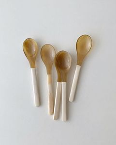 Juego de cucharas de cuerno de estilo tradicional talladas por artesanos de materiales de cuerno natural libres de crueldad para uso en cocina rústica - Product Image 4