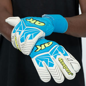 Gants de gardien de but professionnels 4mm poignée en latex allemand personnaliser les coupes et les tailles conception durable pour une utilisation en plein air de football - Product Image 3
