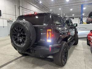 Hummer EV SUV 2025 d'occasion en excellent état, prix de gros, 2X AWD, faible kilométrage, aucun problème mécanique, prêt à rouler - Product Image 6