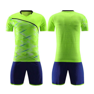 Maillots de football 100% polyester personnalisés les plus vendus ensemble d'uniformes de sport à séchage rapide pour hommes Technique de sublimation utilisée - Product Image 6