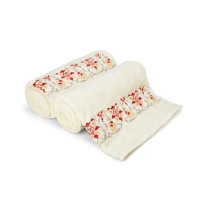 Grande variété de modèles brodés floraux et papillons de roses écologiques 100% serviettes de bain de golf à absorption d'eau en coton biologique - Product Image 6