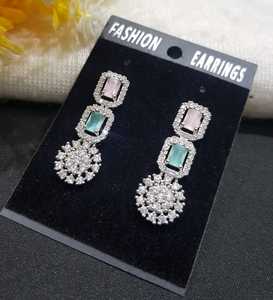 Nuevo pendiente de diamante americano brillante para boda, estilo étnico de moda para ropa informal y de oficina, hecho a mano en la India - Product Image 2