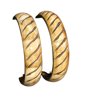 Lot de deux bracelets en laiton et résine émaillée, étanches, écologiques, durables, faits à la main, de forme irrégulière, pour la fête des Mères et les mariages - Product Image 4