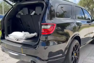 PRÊT À EXPÉDIER 2024 SRT 392 d'occasion en excellent état, conduite à gauche, sièges en cuir turbo, caméra arrière, Euro VI, jantes en alliage léger - Product Image 2