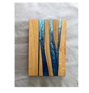 Planche à fromage faite à la main en bois naturel avec finition en résine parfaite pour les ustensiles de cuisine élégants et la vaisselle élégante - Product Image 4