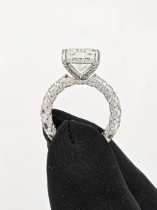 Bague de fiançailles en diamant cultivé en or blanc 14K 18K |   Centre de taille radiant avec diamants ronds |   Bijoux fins pour femmes, bijoux de mariée - Product Image 5