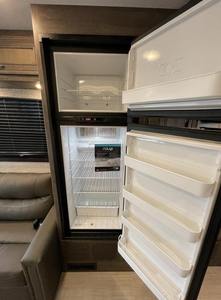 Caravanas Mini Modernas 4x4 Usadas del 2026, Autocaravanas Ligeras Todoterreno con Capacidad para 4 Personas - Product Image 4