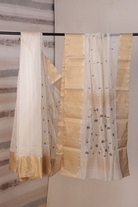 ชุดส่าหรี Jari Pallu ของ STUDIO N GHUGRA เสื้อผ้าสตรีสุดหรูพร้อมงานปักที่ประณีต - Product Image 3