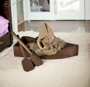 เรือแคนูทำด้วยมือน่ารักแบบชนบทสร้างขึ้นจากไม้ให้ความอบอุ่นกับหัวใจเด็กแรกเกิดเปลสำหรับถ่ายรูปเด็กทารกในสตูดิโอทำจากไม้ - Product Image 1