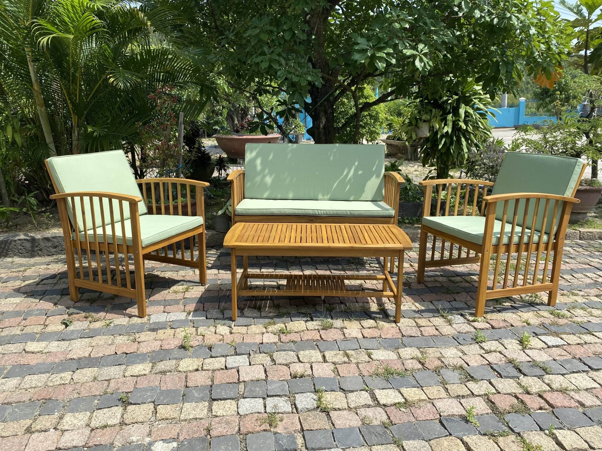 สีเขียวอ่อน