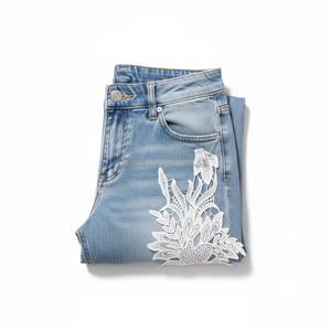 Nueva Tendencia en Jeans de Mezclilla Desgastados para Mujer, con Apliques de Encaje Floral Blanco, Detalle Adelgazante y Transpirable, Pantalones Acampanados Estilo Y2K - Product Image 5