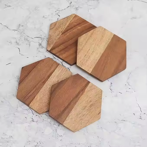 Posavasos de nogal Juego de posavasos de madera hechos a mano rústicos Posavasos de piedra duraderos y ecológicos con estilo por Crescent Crafts - Product Image 4