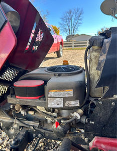 Cortadora de Césped GR2120, Tractor con Motor Diésel de 15 HP y Caja de Cambios, 4x4, para Uso en Jardines y Comercial - Product Image 3