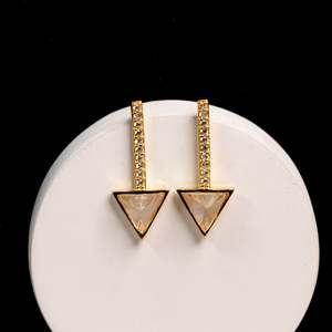 Pendientes Colgantes de Plata de Ley 925 con Circonita Dorada, Diseño Moderno y Elegante - Product Image 1