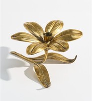 Portavelas de flores de latón Vintage, diseño de pétalos hechos a mano, acabado dorado antiguo, pieza de decoración elegante para el hogar y la Mesa
