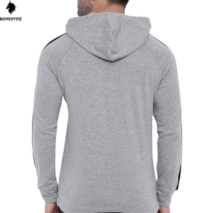 เสื้อฮู้ดแบบสวมหัวของผู้ชายผ้าเทอร์รี่ผ้าฝ้าย100% น้ำหนักเบาลายนูนแบบลำลองสีทึบออกแบบได้ตามต้องการ - Product Image 4