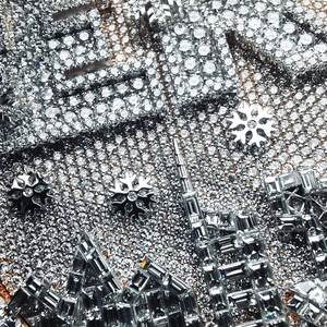 Pendentif rond personnalisé entièrement glacé avec un design de paysage urbain en argent sterling 925 VVS Moissanite Bijoux Hip Hop - Product Image 6