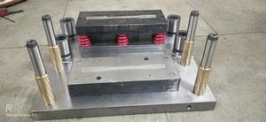 Fournisseur direct d'usine, jeu de matrices et de moules pour l'estampage des métaux ou les composants automobiles, disponible au meilleur prix - Product Image 5