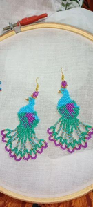 Boucles d'oreilles brodées colorées faites à la main en Inde, broderie de perles de rocaille pour femmes et filles - Product Image 4