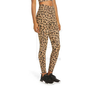 Leggings de yoga pour femmes de haute qualité à imprimé léopard, taille mi-haute, logo personnalisé, pantalon de sport ajusté pour la vente en gros - Product Image 4