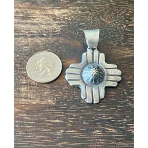 Pendentif Zia artisanal ethnique en argent sterling avec breloque plaquée or rose et rhodium, bijoux - Product Image 3