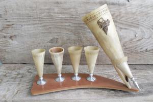 Support de corne de Viking poli à la main Sculpture d'animaux nordiques traditionnels Occasions spéciales Boire Artisanat naturel décoratif - Product Image 4