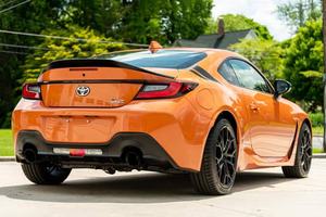 TOYOTA GR86 2025 Extrêmement Propre, Boîte Manuelle 6 Vitesses, Prêt à être Expédié - Product Image 3