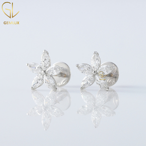 Design à la mode 10k Or Blanc Marquise Coupe D VVS Moissanite Diamant Cinq Pierre Fleur Style Stud Usage Quotidien Boucles D'oreilles - Product Image 3