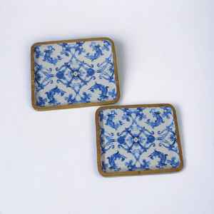 Plateaux de service décoratifs carrés en bois de manguier fabriqués à la main Résine artisanale marron naturel Noël Blanc Bleu émaillé - Product Image 2