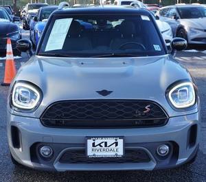 MINI Countryman Cooper S ALL4 AWD Gris 2024 Usado, Techo Solar, Arranque Remoto, Asientos de Cuero, Transmisión Automática, Ruedas Premium Izquierdas R16 - Product Image 1