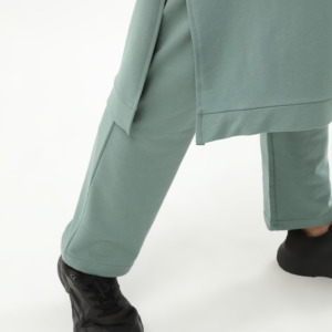 ชุดกีฬาลำลองสำหรับผู้หญิงชุดวอร์มผ้าฝ้าย100% คอกลมมีฮู้ดสีล้วนแบบลำลองขนาดพลัสไซส์ - Product Image 4