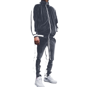 Chándal de lana Lisa OEM para hombre, conjunto de Jogger con logotipo personalizado, ropa de calle ligera de invierno - Product Image 2