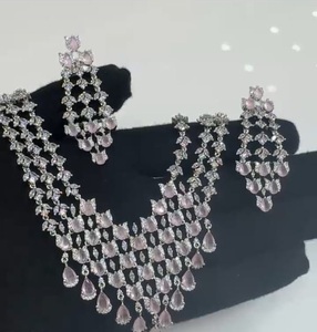 Impresionante conjunto de collar con aspecto de piedras AD con acabado plateado de alta calidad con pendientes para mujer, colección de ropa de fiesta de boda para mujer - Product Image 5