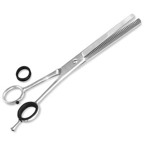 Ciseaux de barbier super résistants en acier inoxydable à haute teneur en carbone, les plus vendus, avec étui et repose-doigts amovible - Product Image 4