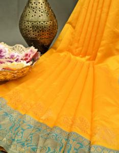 Nouvelle Collection Festive Soft Lichi Silk Saree avec Rich Pallu Jacquard Work pour les fêtes de style Bollywood pour l'hiver et l'été - Product Image 6