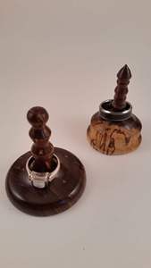 Support de bague en bois naturel fabriqué à la main classique support conique lisse pour empiler des anneaux dans la cuisine - Product Image 2